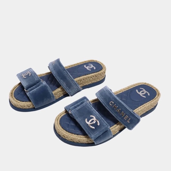 CHANEL velvet blue sandals - Picture 6 of 6
